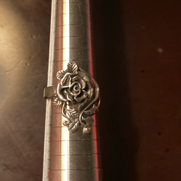 EUC 925 Delicate Cut Rose Ring Size 9.5 - Picture 7 of 8